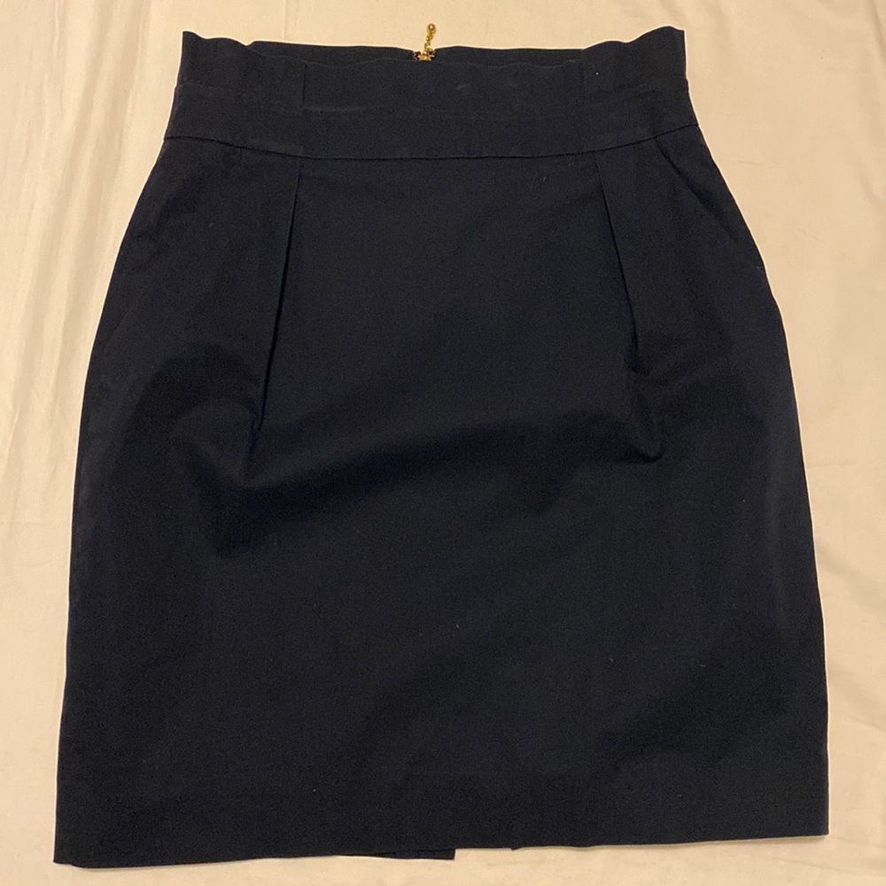 Kate Spade Size 6 navy skirt with pockets